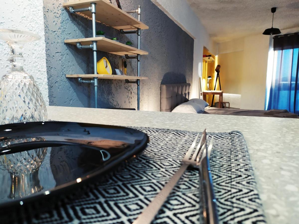 21 Suites Deluxe Stay Near The Airport Markópoulon Dış mekan fotoğraf